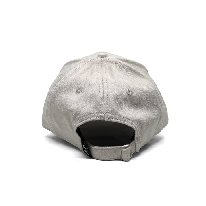 Casquette en daim blanche